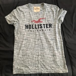 Gray “Hey Mom I’m A Model Now” Hollister Shirt